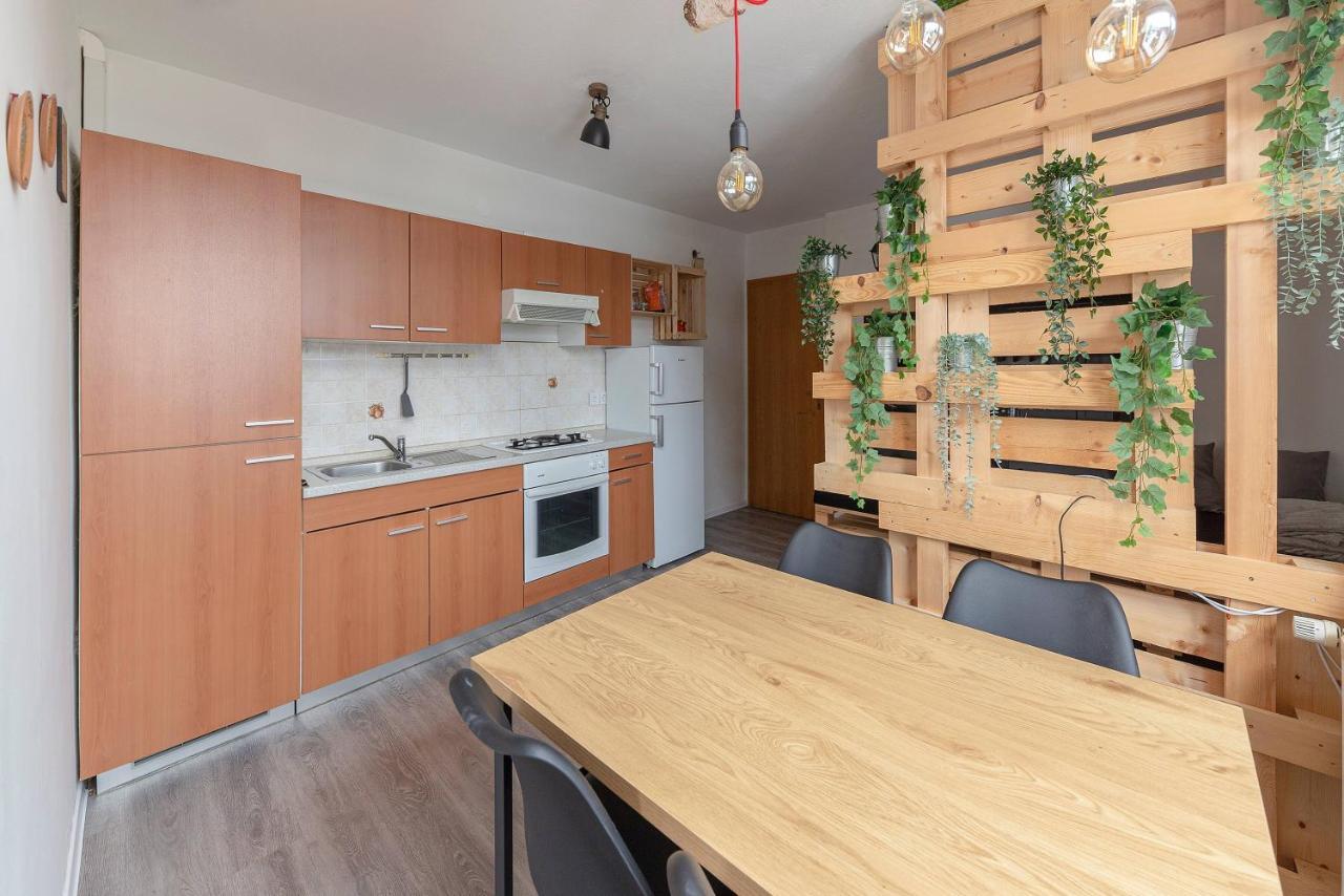 Apartma Vevce Apartment ลูบลิยานา ภายนอก รูปภาพ