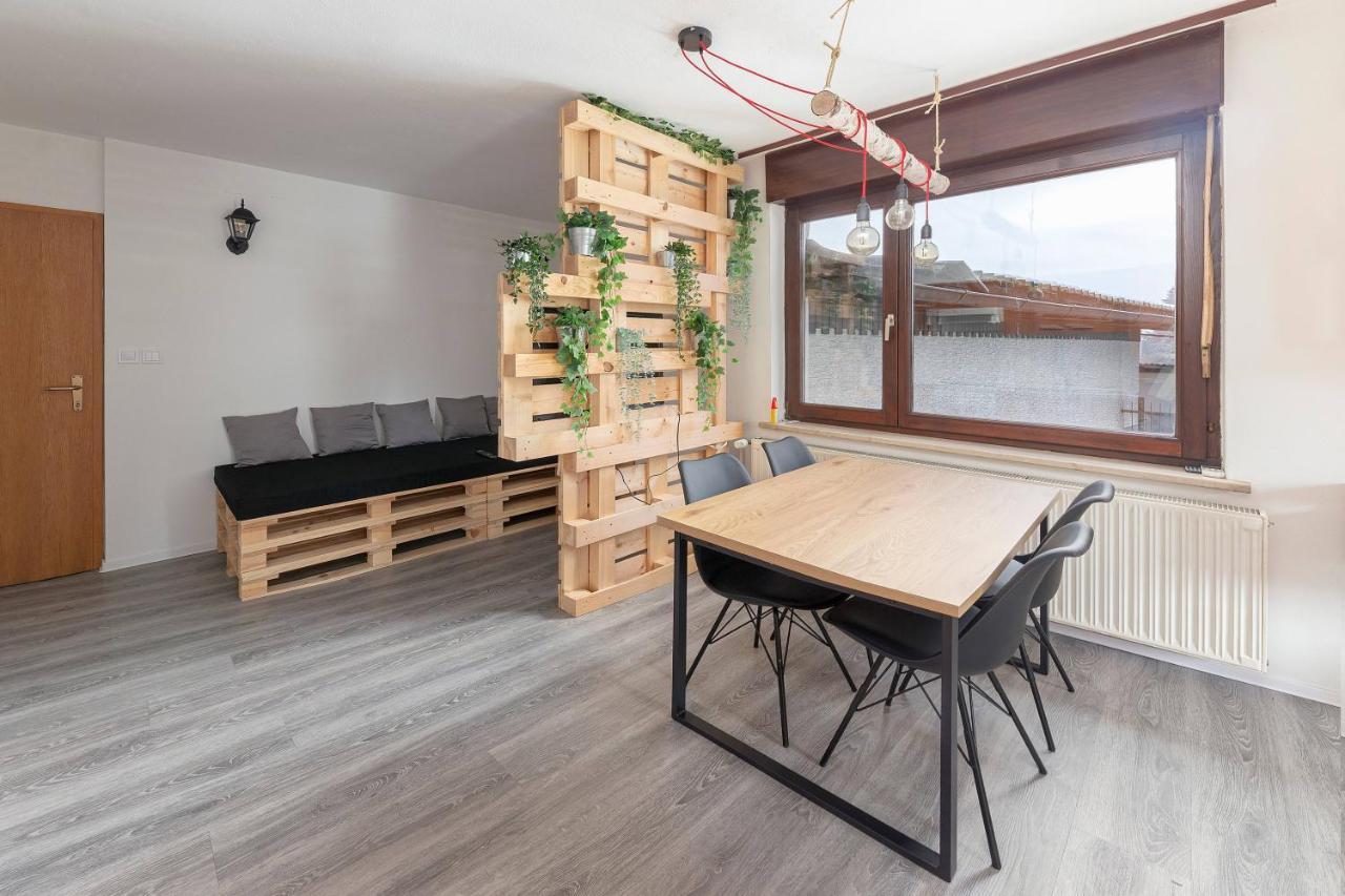 Apartma Vevce Apartment ลูบลิยานา ภายนอก รูปภาพ